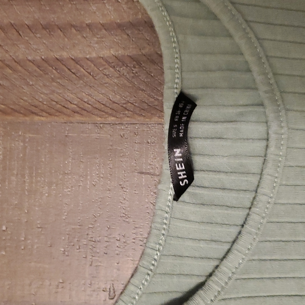 Shein top - Picture 2 of 2
